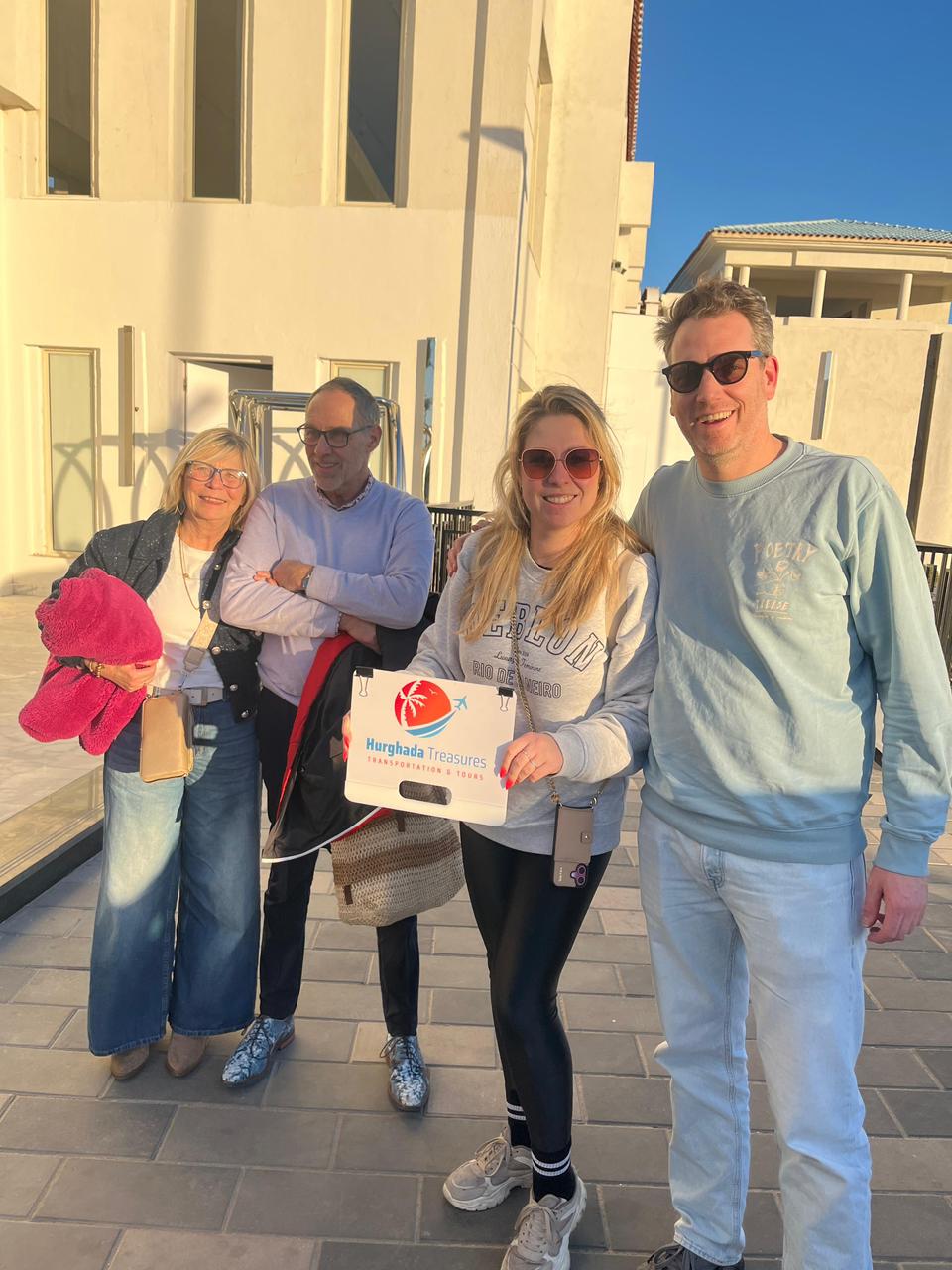 Guests after their private transfer to a Sahl Hasheesh resort